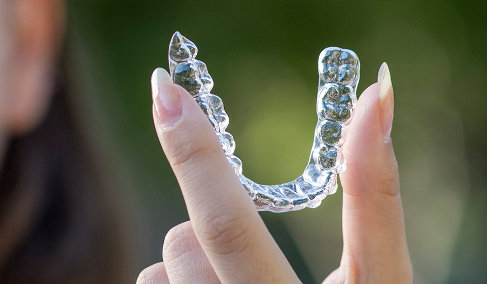 How Invisalign Works: A Comprehensive Guide for Miami Patients
